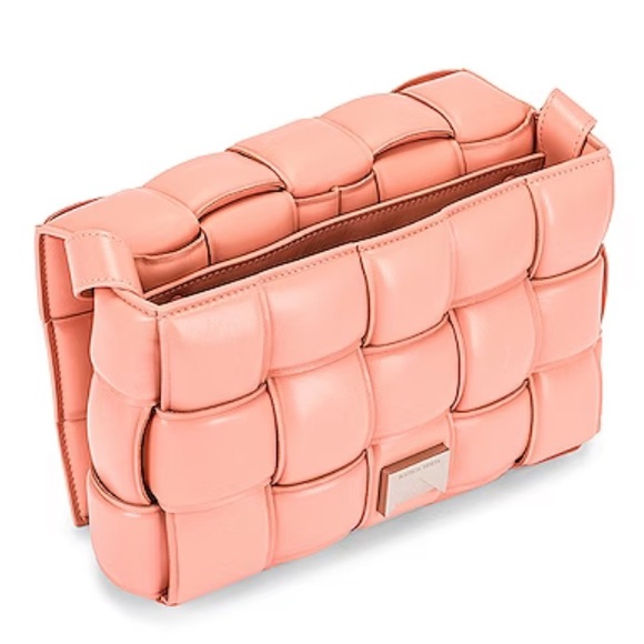 Bottega Venetta Peach Cassandra Cassette Weave Crossbody Leather Handbag - Picture 4 of 13
